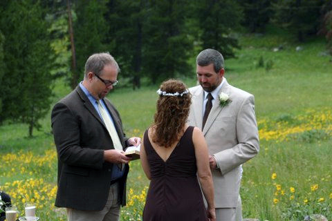 Wedding Picture at Crevice Mountain Lodge Yellowstone National Park